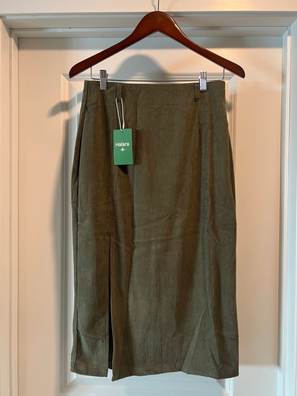 Halara Women’s High Waisted Split Hem Midi Corduroy Skirt Hazel Mist Green NWT M